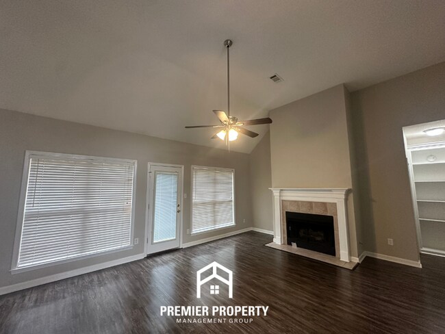 Photo - Spacious 4BR/2BA Memphis Rental with 2-Car Garage, High Ceilings & Fireplace