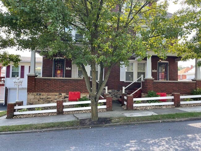 Building Photo - 2107 11th St Unit 2107 Rental