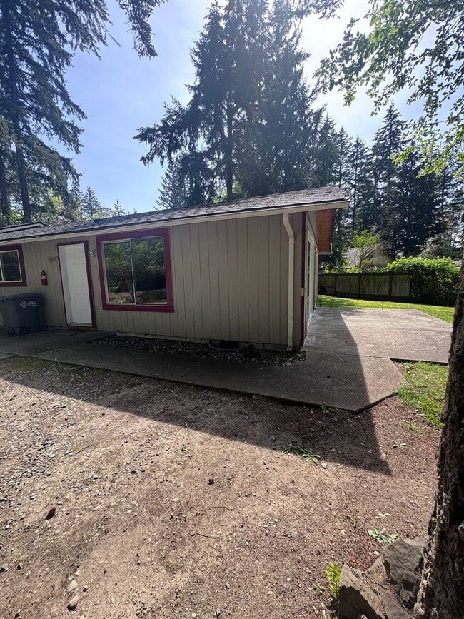 Gig Harbor 2 bed 1 Bath home available June 1 - Gig Harbor 2 bed 1 Bath home available June 1