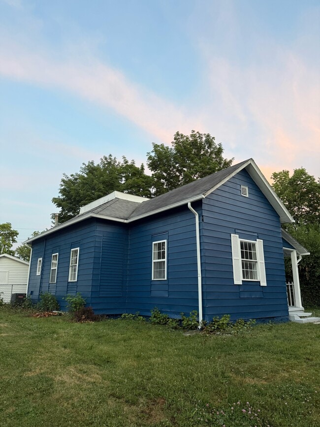 Building Photo - 720 S Apperson Way Rental