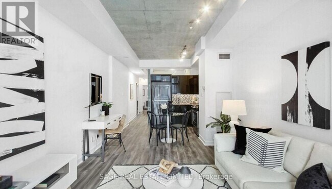 Photo - 127 Queen St E Unité 208