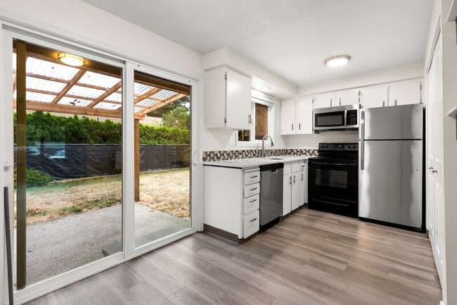 Photo - 885 SE Lambert Cir