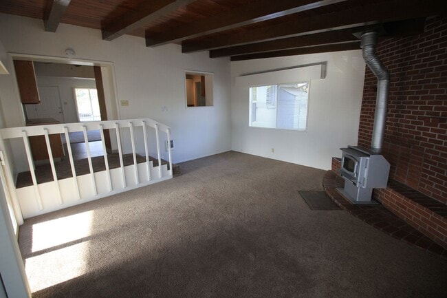 Photo - LAKEPOINTE APARTMENTS