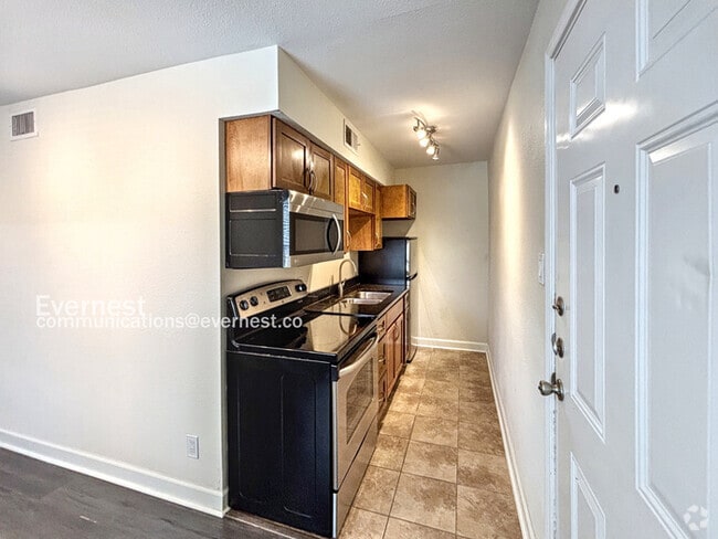 Building Photo - 2020 S Congress Ave Unit APT 1110