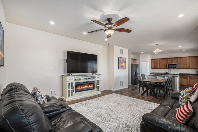 Photo - "Luxurious 5-Bed Oasis with Finished Basem... Apartment