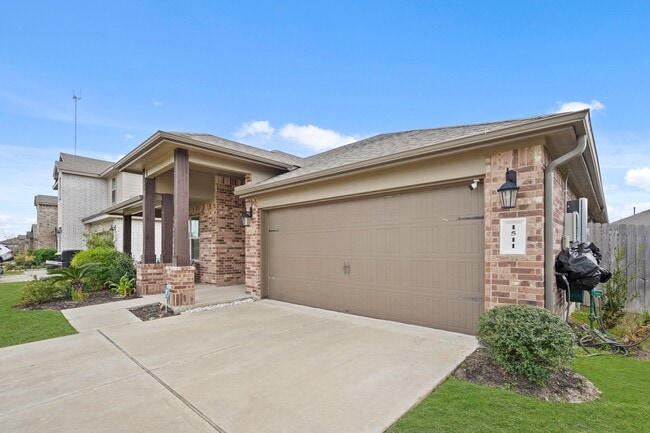 Photo - 1511 Maple Rdg Dr