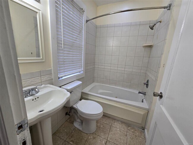 Photo - 2026 Bullard St