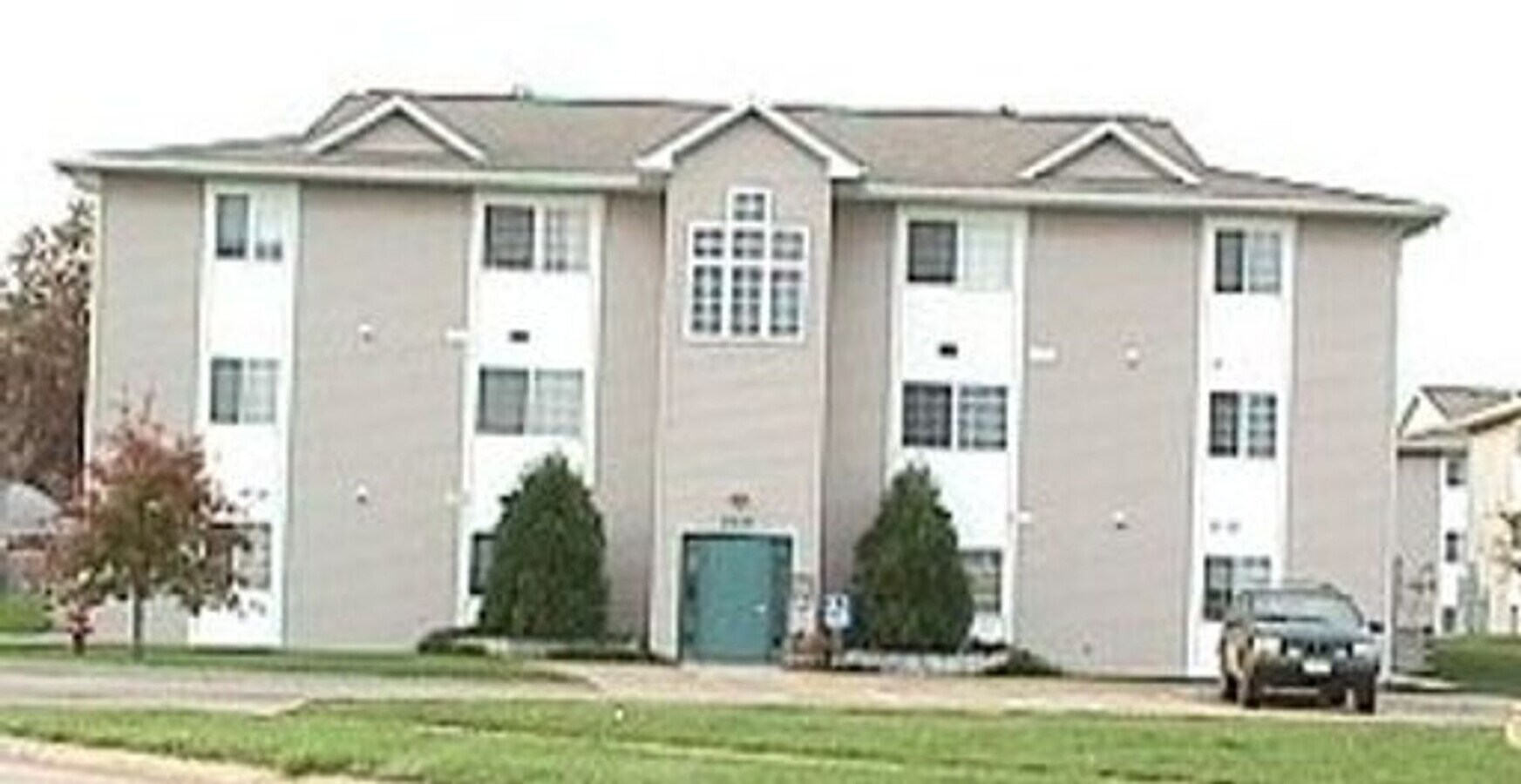 Photo - Eastside Iowa City 2 bedroom condo. Unit 2434-10