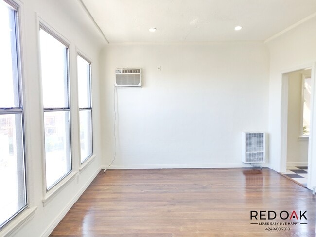 Photo - 4811 Melrose Ave Unidad 201