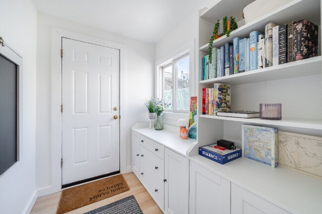 Photo - 12 W 52nd St Unit Flr 1