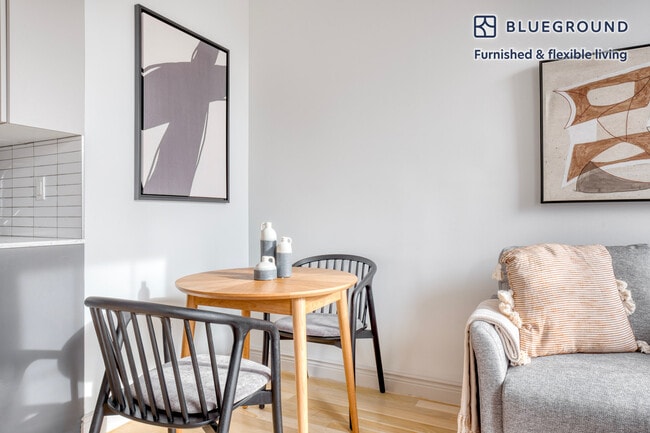 Photo - 371 E 10th St Unidad FL6-ID1044