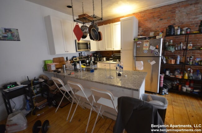 Building Photo - 610 Columbus Ave Unit 6