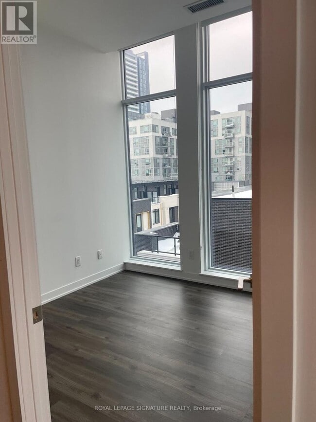 Photo - 25 Nicholas Ave Unité 408