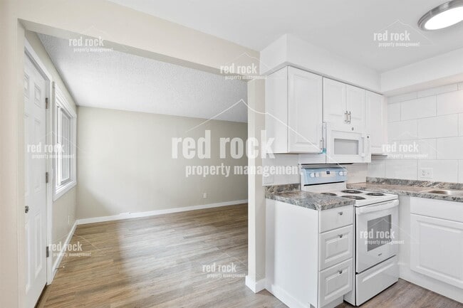 Photo - 2422 E Diamond Ave