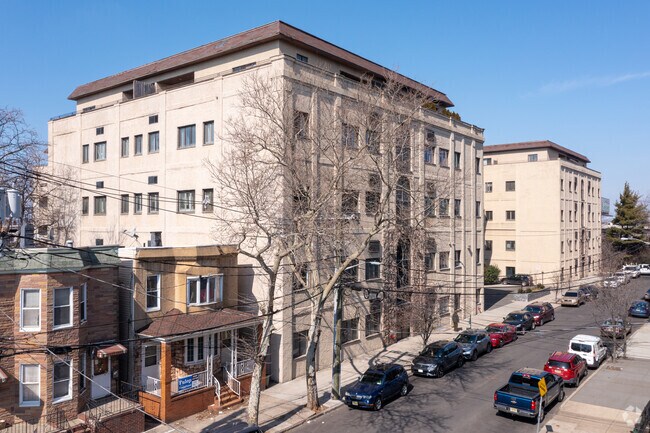 Photo - Brunswick Towers