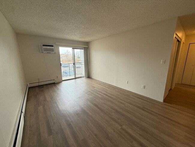 Photo - Nice 1 Bedroom 1 Bathroom Condo in Golden with Pool!! Available NOW!!