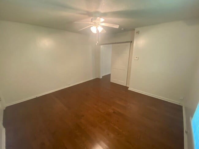 Photo - 1 Br Duplex Near Duke East - Fenced Yd - Huge Kitchen! Unit B