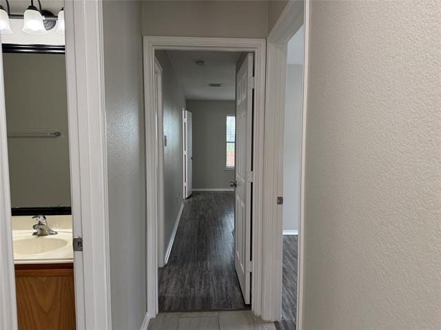 Photo - 817 Live Oak Dr