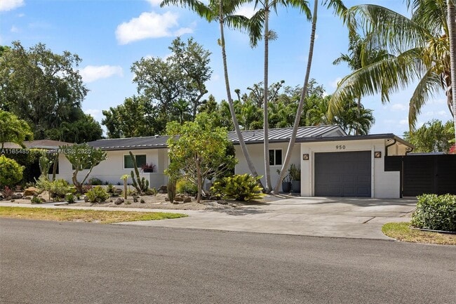 Building Photo - 950 NE 88th St Rental