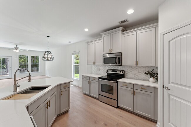 Photo - 28 Melody Dr