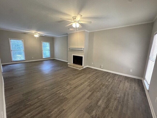 Photo - Five Points 6br House