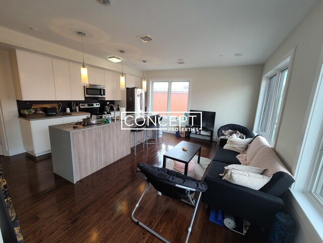 Building Photo - 659 Massachusetts Ave