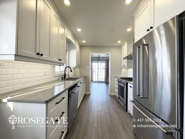 Photo - Spacious 3-Bedroom Condo with 2 Parking & Private Backyard – Brampton Unité 1