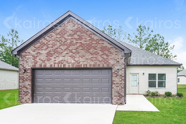 Building Photo - 300 White Oak Cir
