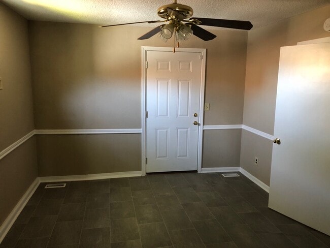 Photo - 1003 Henry St