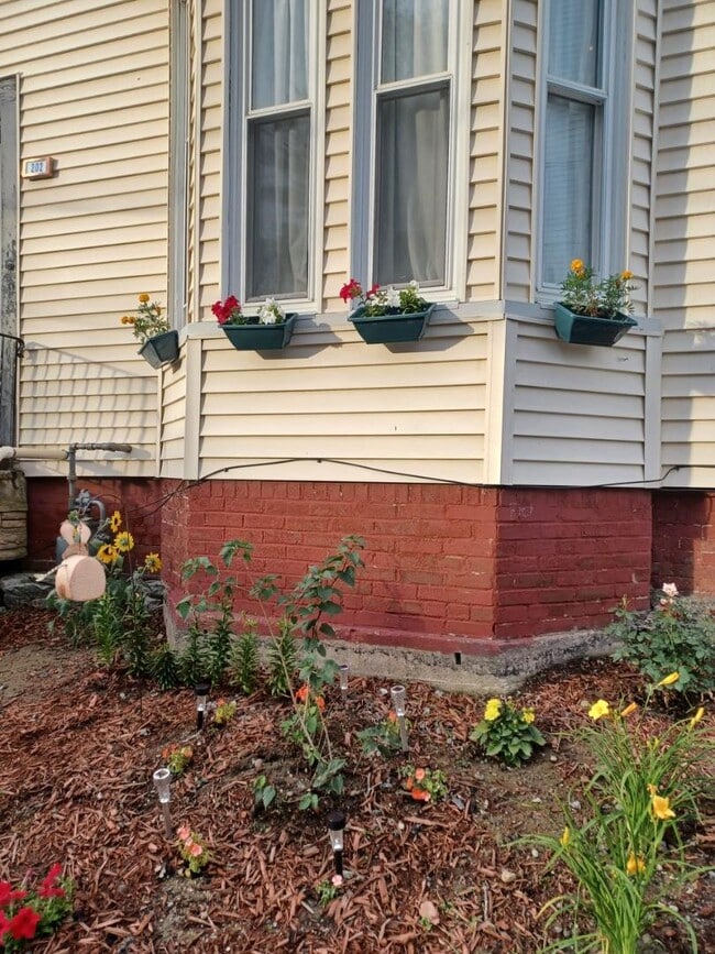 Photo - 204 Blake St