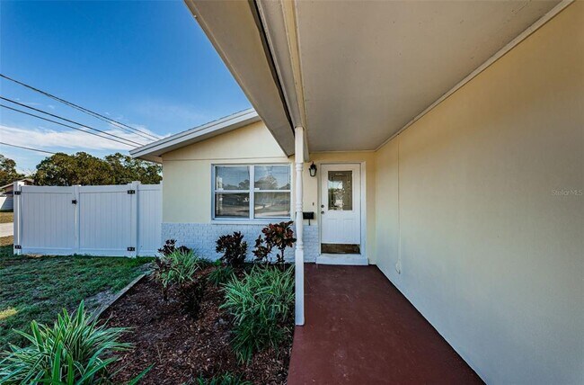 Photo - 5200 6th St S