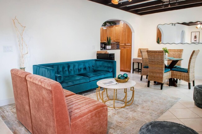 Photo - 129 E Hart St