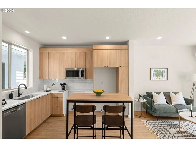 Photo - 1570 SE 50th Ave