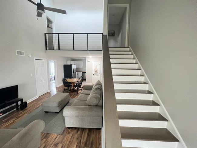 Photo - 515 37th Ave N