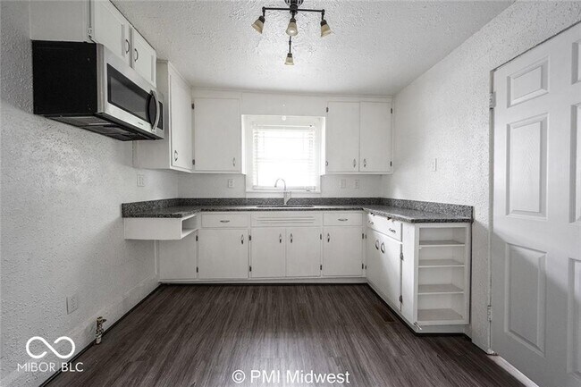 Photo - 1433 W 5th St