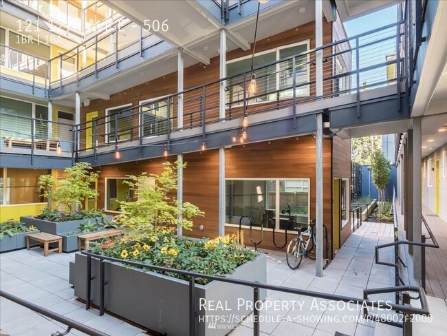 Building Photo - 121 12th Ave E Rental