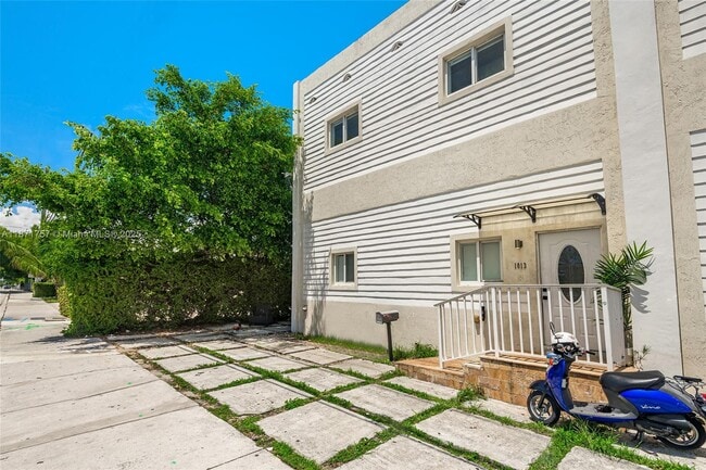Building Photo - 1013 SW 7th St Rental