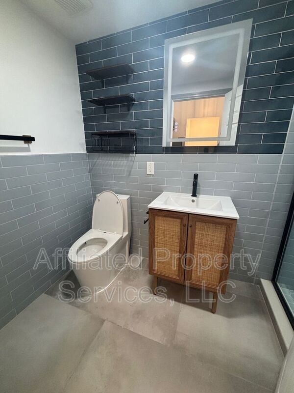 Photo - 4011 36th Ct