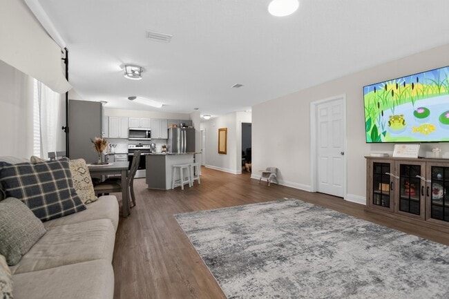 Photo - 5282 Kervin Rd