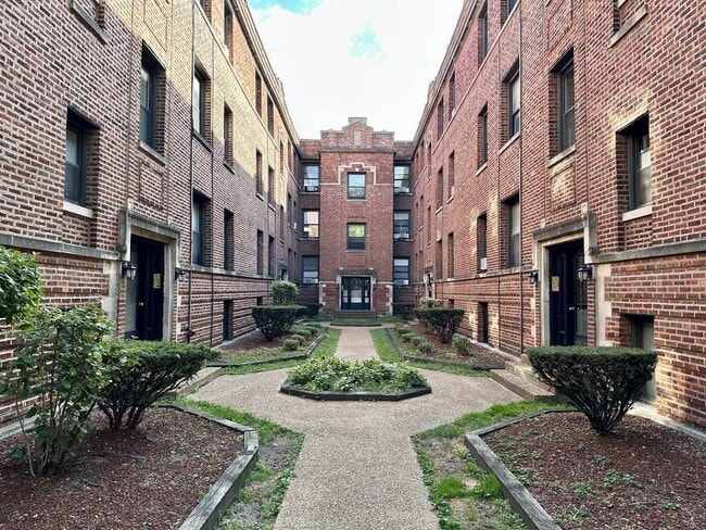 Building Photo - 931 W Sunnyside Rental