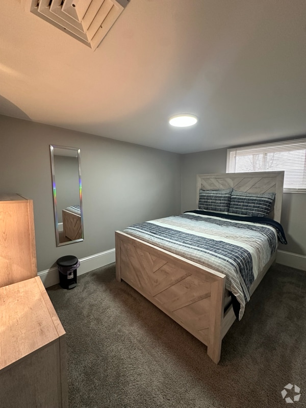 Building Photo - 2922 Pittston Ave Rental