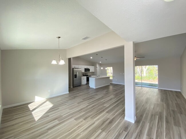 Photo - Custom Home - Desirable SW Ocala Neighborhood 3/2/2 **Won't Last**