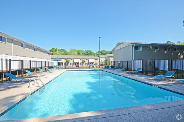 Swimming Pool - Sterling Villas Apartments