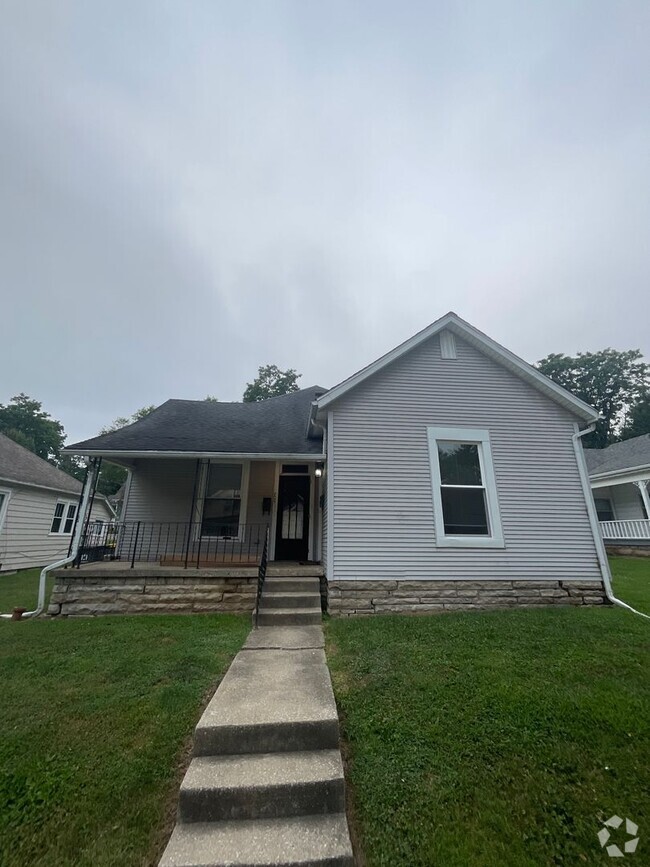 Building Photo - 705 N Lincoln St Unit 705 N. Lincoln St Rental