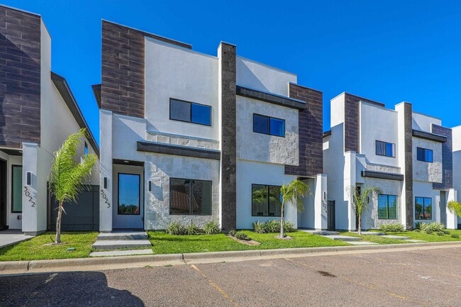 Building Photo - 8218 Casa Verde Rd Unit 3023