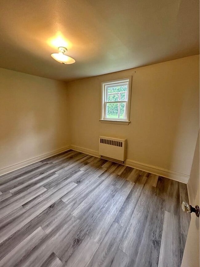 Photo - 1742 Confederation Line Unit 8