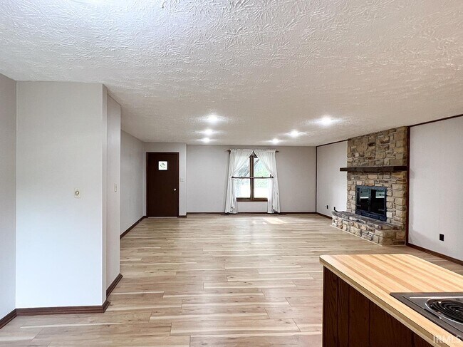 Photo - 1633 Greenfield Ct