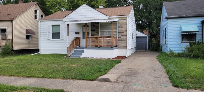 Photo - 12747 Vernon Ave House