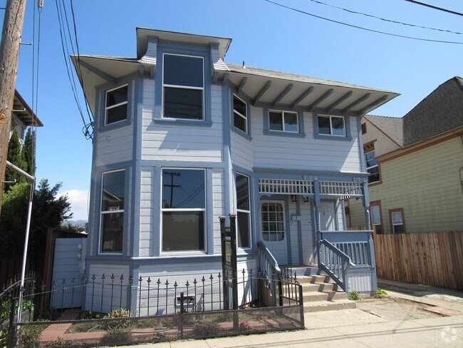 Building Photo - 126A &amp; 126B Marchant St - Duplex Unit A Rental