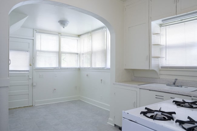 Valentine Neighborhood Apartments - Valentine Neighborhood Apartments